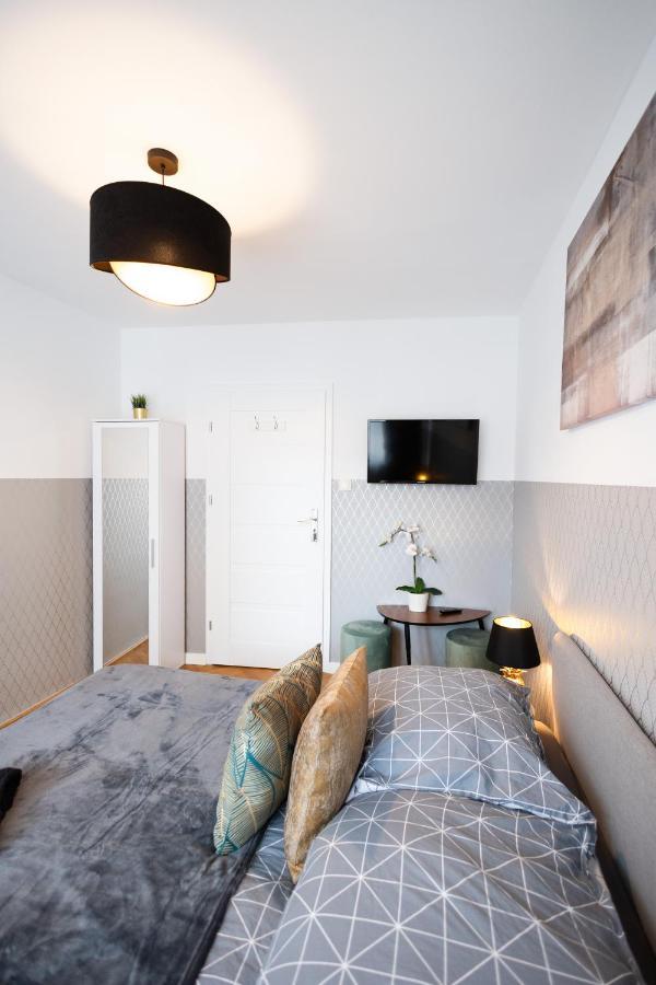 Clicktheflat Stawki Apart Rooms Варшава Экстерьер фото