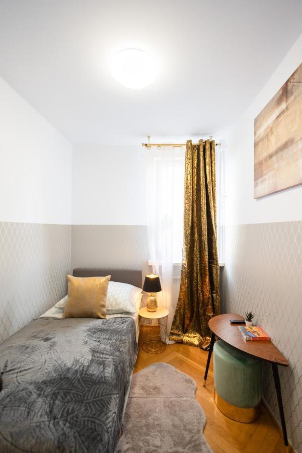 Clicktheflat Stawki Apart Rooms Варшава Экстерьер фото