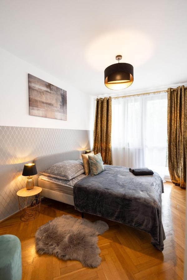 Clicktheflat Stawki Apart Rooms Варшава Экстерьер фото